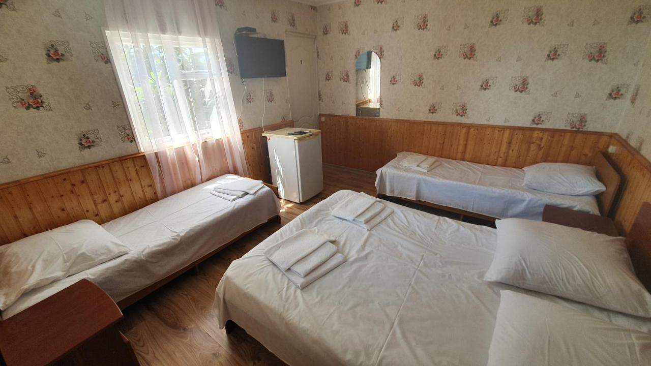 Ривер Гагра Hotel Екстериор снимка
