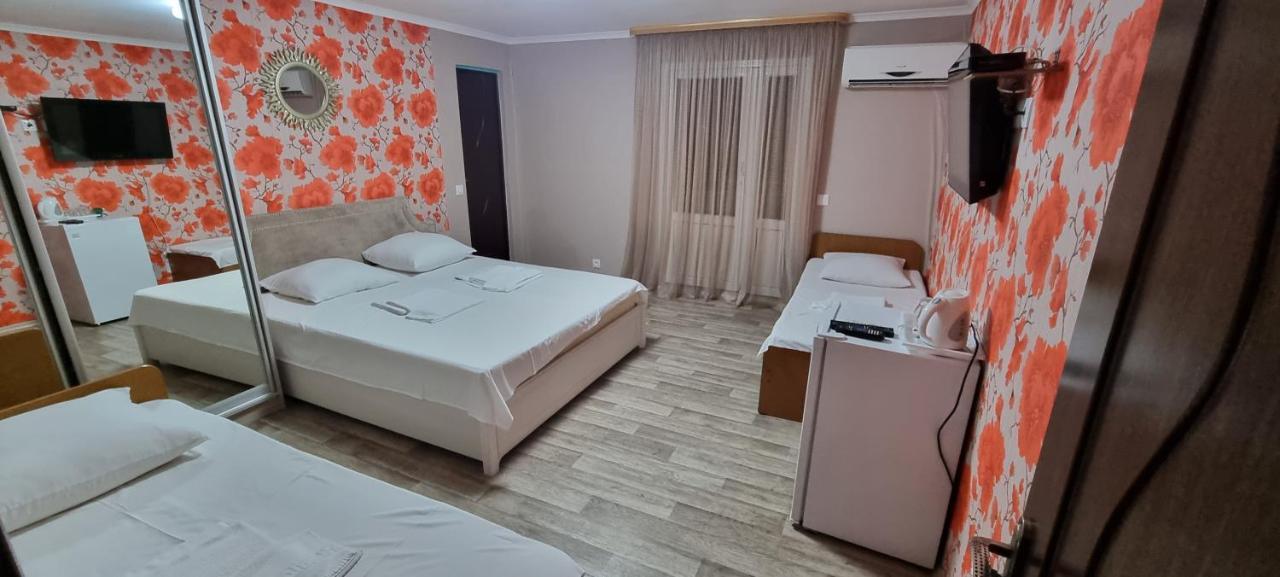 Ривер Гагра Hotel Екстериор снимка