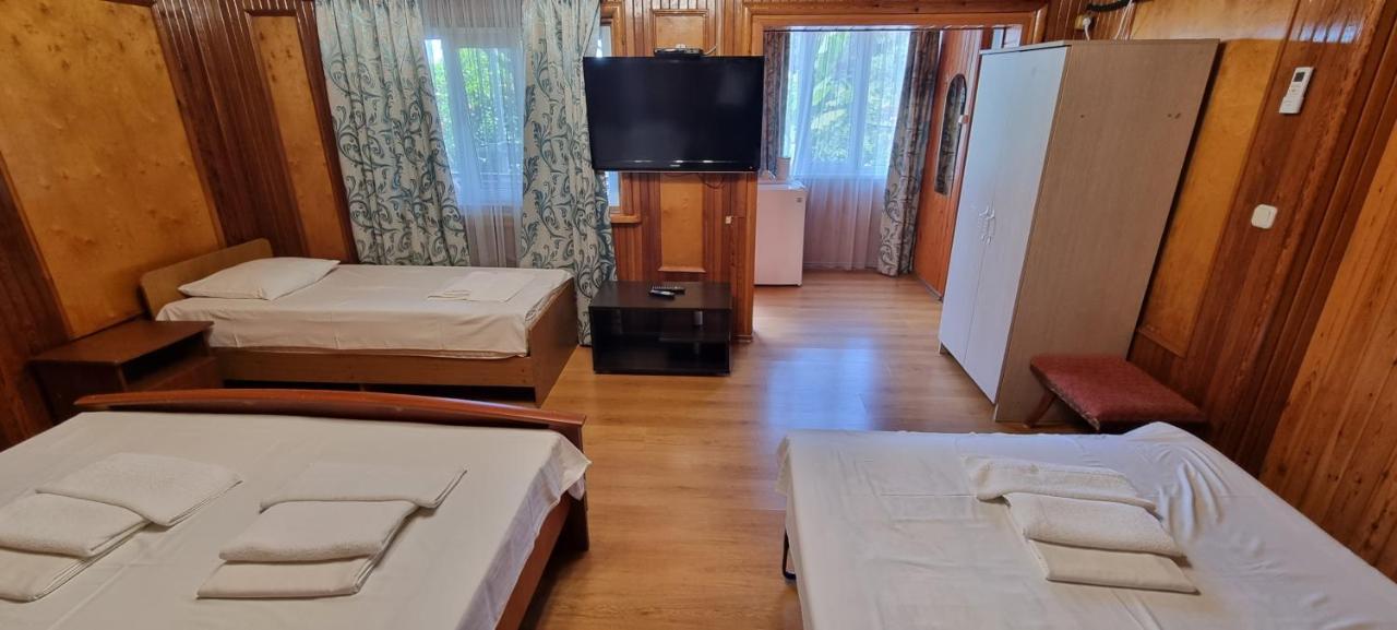 Ривер Гагра Hotel Екстериор снимка