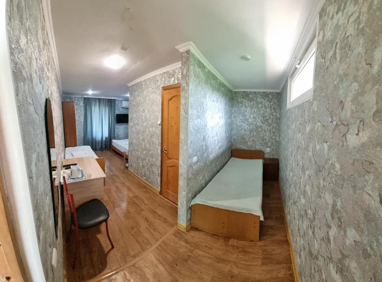 Ривер Гагра Hotel Екстериор снимка
