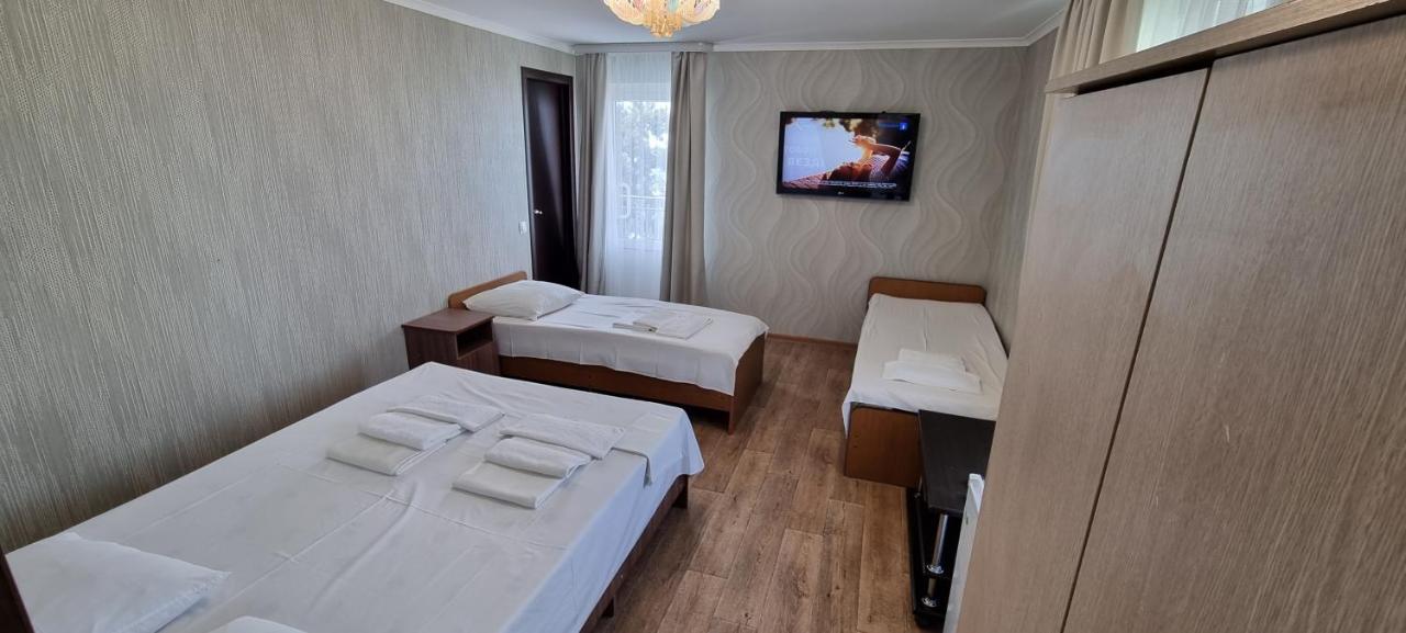 Ривер Гагра Hotel Екстериор снимка