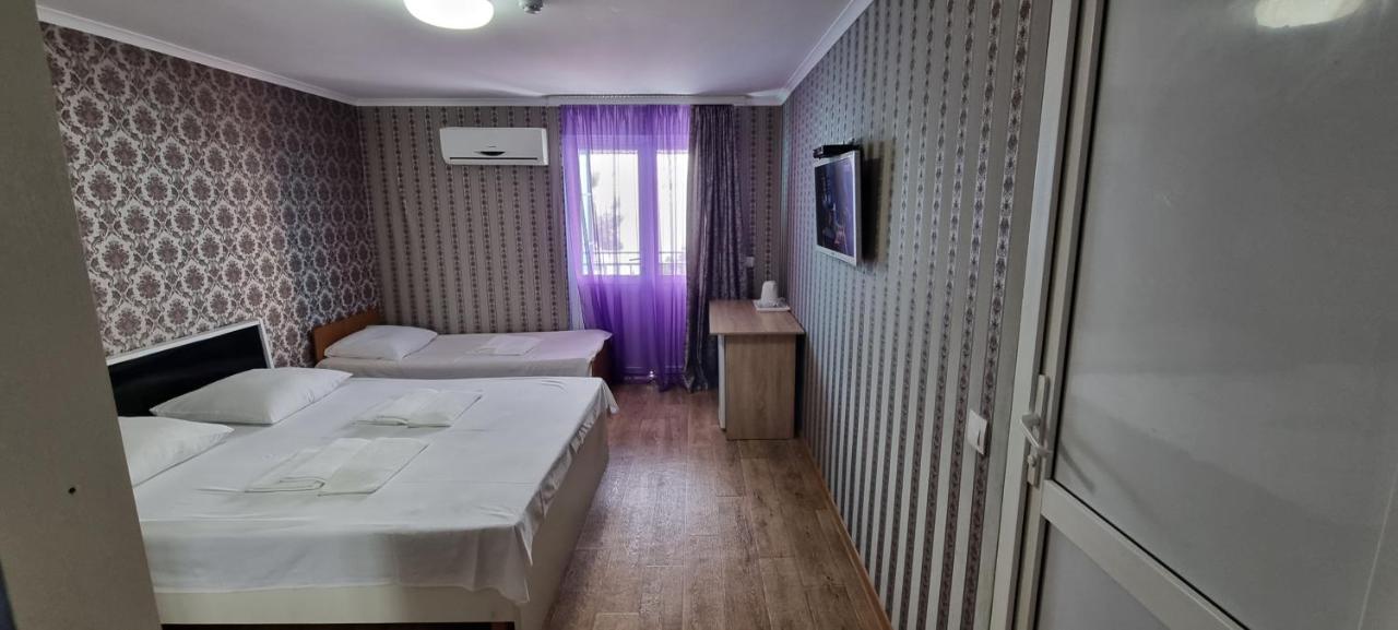 Ривер Гагра Hotel Екстериор снимка